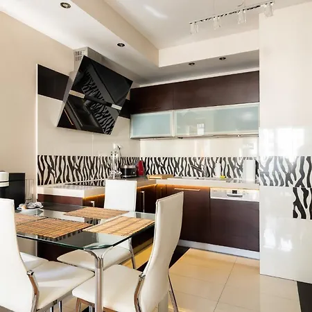 P&o Gieldowa Serviced Apartman Varsó