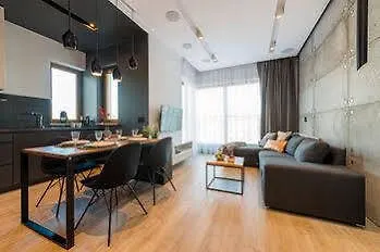 P&o Gieldowa Serviced * Warszawa